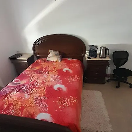 Montijo Sharing Apartment And Personal Room Available Overnight Stay *
