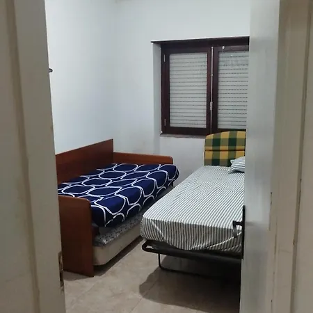 Δωμάτια σε οικογενειακή κατοικία Montijo Sharing Apartment And Personal Room Available Overnight Stay *