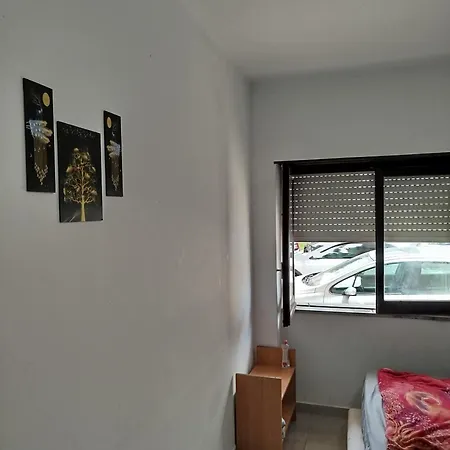 Δωμάτια σε οικογενειακή κατοικία Montijo Sharing Apartment And Personal Room Available Overnight Stay Montijo