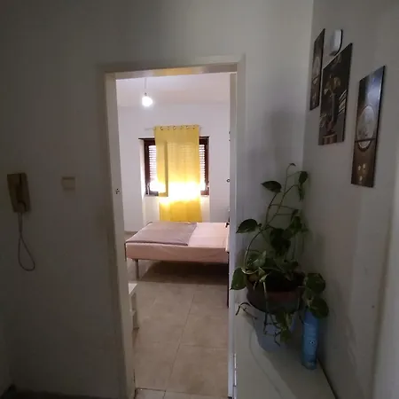 Privatunterkunft Sharing And Personal Available Overnight